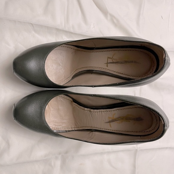 Authentic Yves Saint Laurent Tribtoo Pumps - Picture 1 of 6